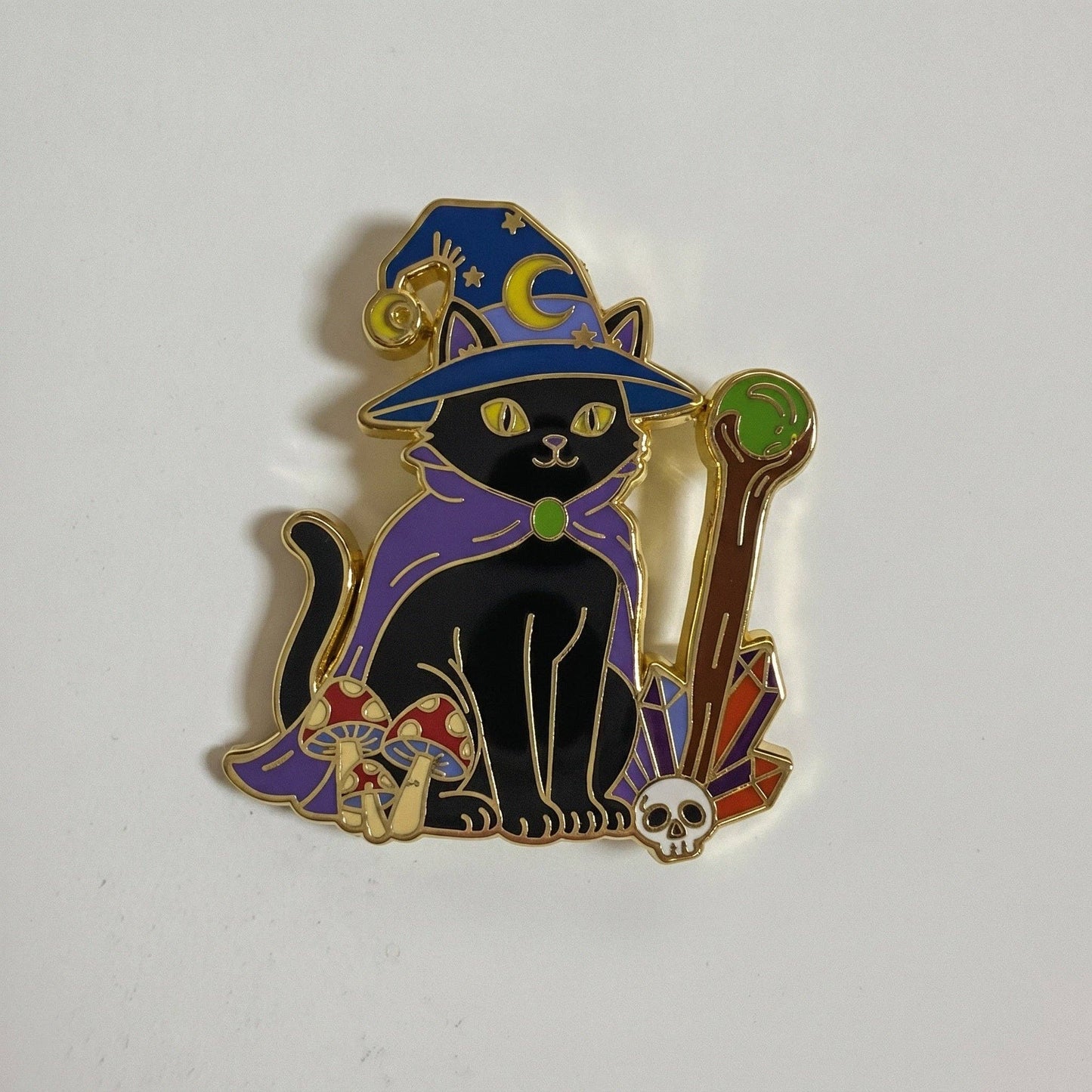 Mage Cat Pin (Gold Variant)