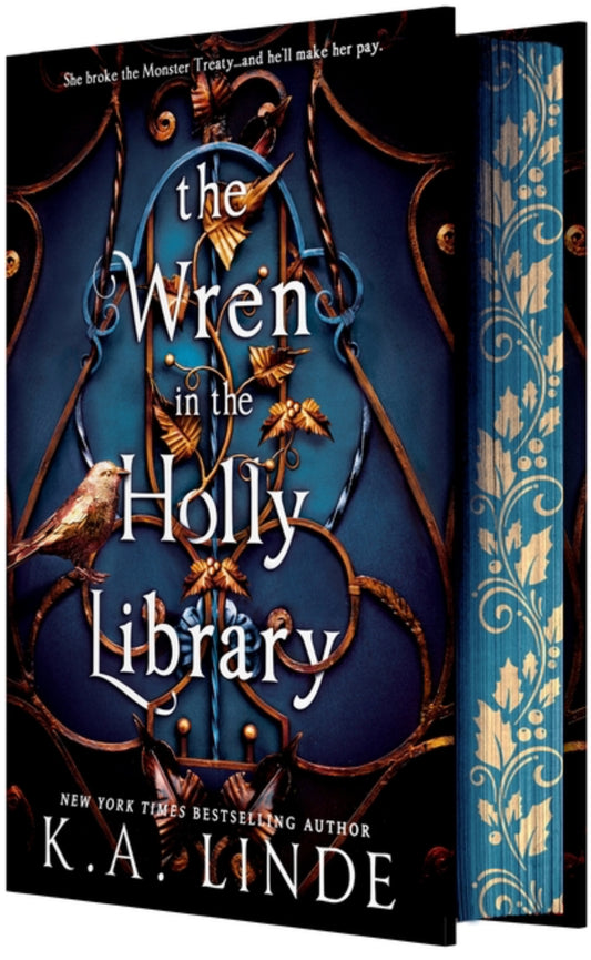 The Wren in the Holly Library (Deluxe Limited Edition) (Oak & Holly Cycle #1)