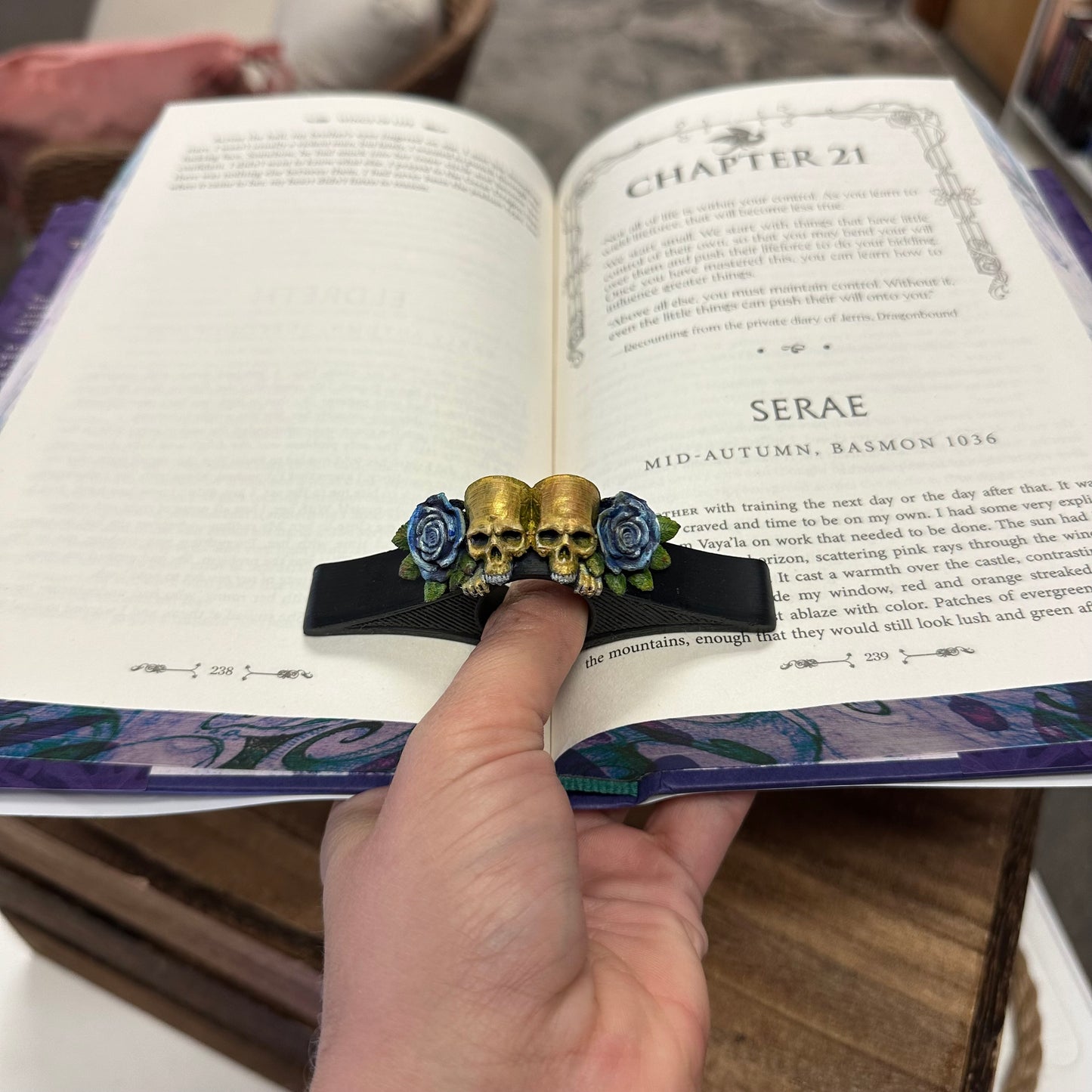Page Holder - Skulls