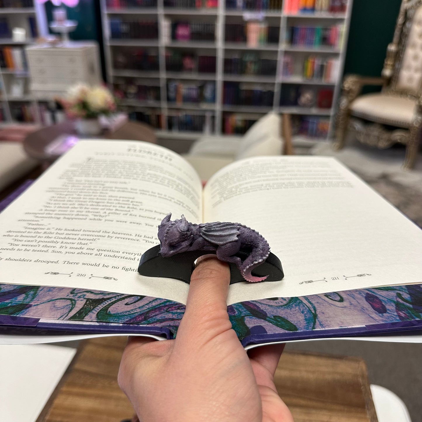 Page holder - sleepy dragon